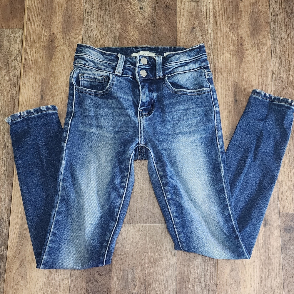 KANCAN SIGNITURE MID-RISE JUNIOR SIZE Blue Jeans